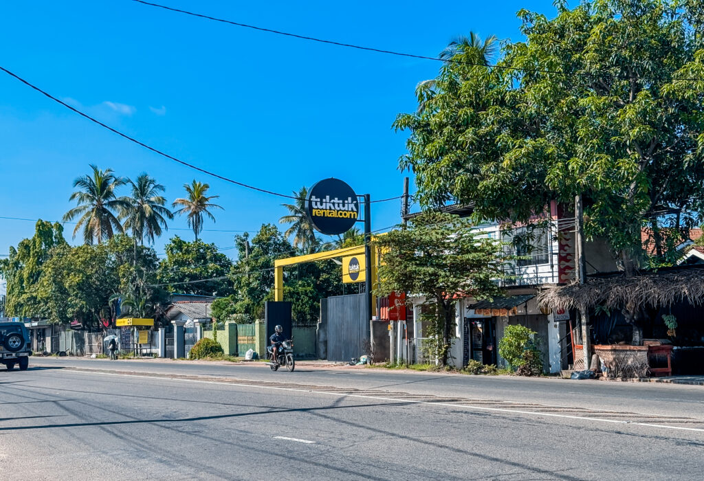 tuktuk-rental-sri-lanka