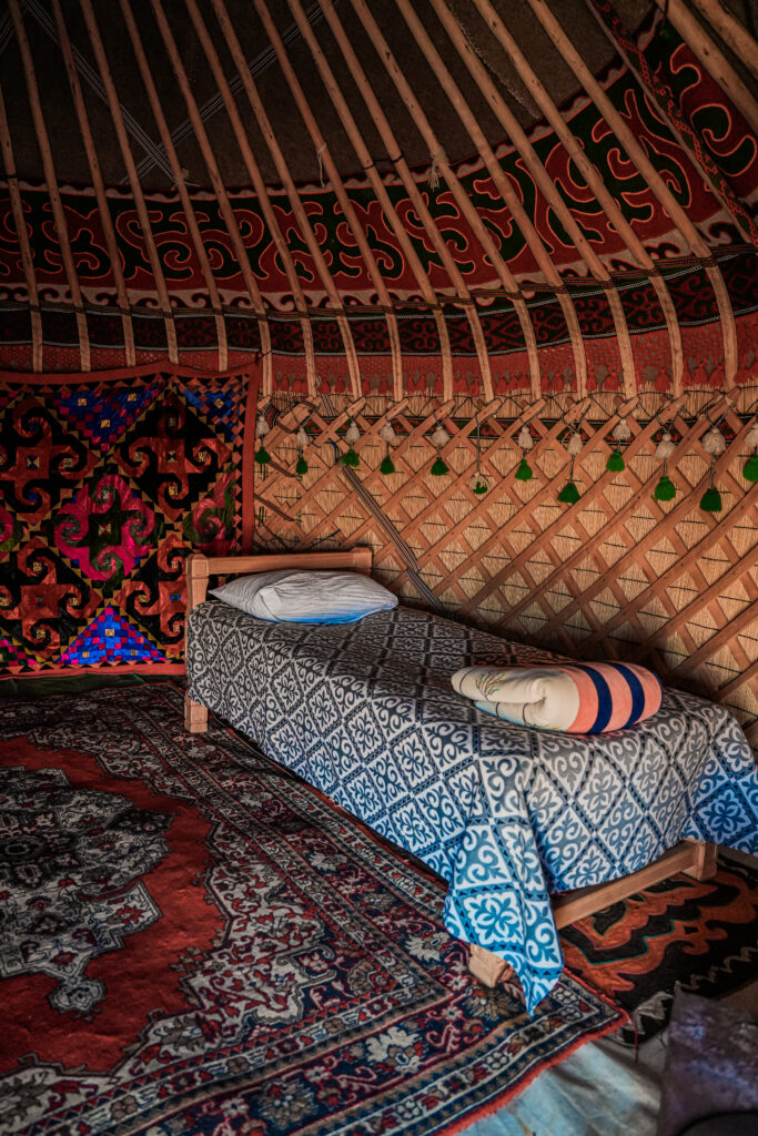 yurt-kamp-song-kul